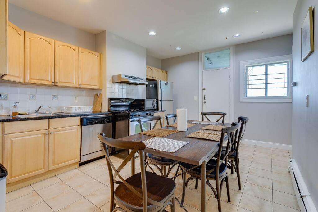 New! Boston Condo Near Mbta, 3Mi To Fenway ! Екстер'єр фото