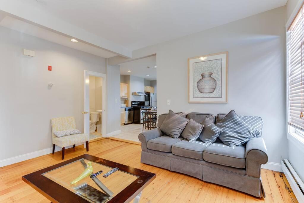 New! Boston Condo Near Mbta, 3Mi To Fenway ! Екстер'єр фото